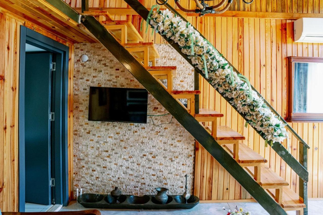 Serender Bungalov Bed & Breakfast Foça Bagian luar foto