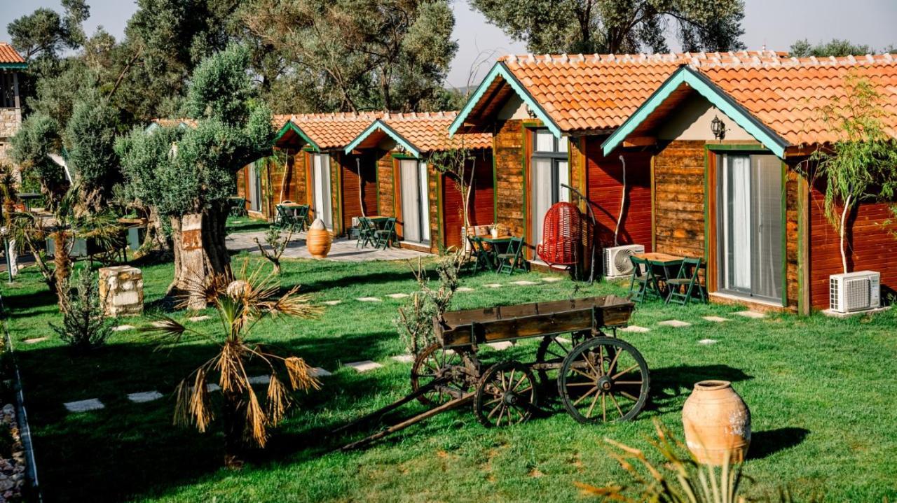 Serender Bungalov Bed & Breakfast Foça Bagian luar foto