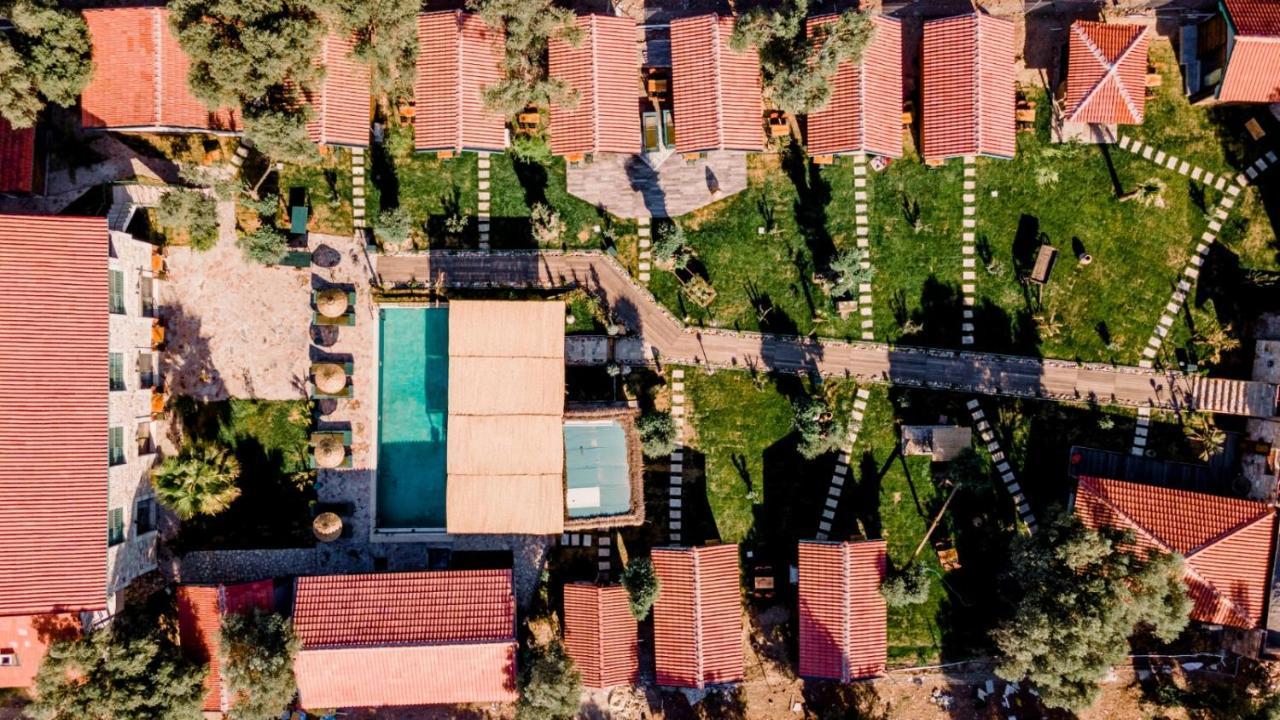 Serender Bungalov Bed & Breakfast Foça Bagian luar foto